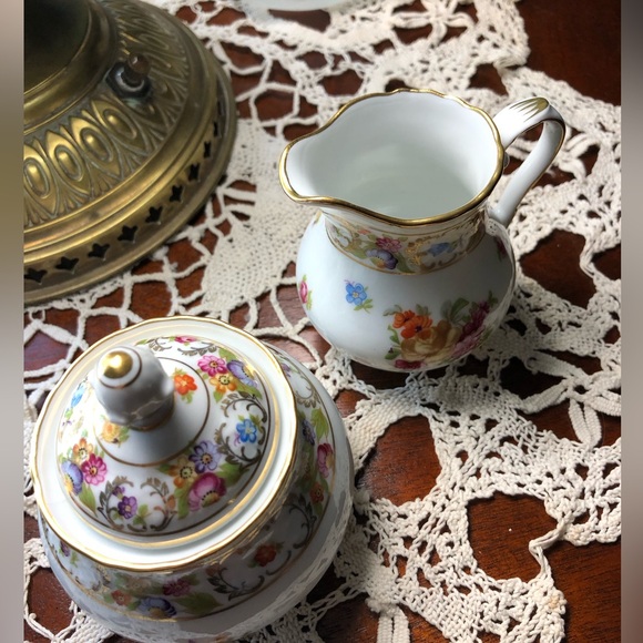 1930’s Bavaria Schumann Dresden Flower creamer and sugar bowl with lid. - Picture 8 of 12